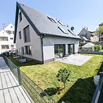Апартаменты Alfa Doppelzimmer Teekueche Porsche Bosch L Gemeinschaftsbad Wifi Smarttv L Terrasse L Double With Kitchenette And Shared Bathroom L Terrace Bs21a4