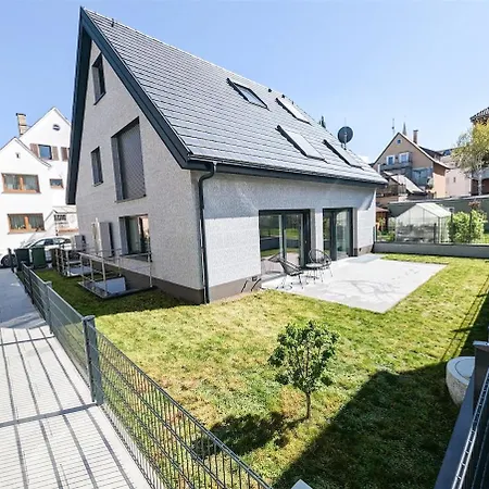 Apartmán Alfa Doppelzimmer Teekueche Porsche Bosch L Gemeinschaftsbad Wifi Smarttv L Terrasse L Double With Kitchenette And Shared Bathroom L Terrace Bs21a4