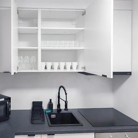 Alfa Doppelzimmer Teekueche Porsche Bosch L Gemeinschaftsbad Wifi Smarttv L Terrasse L Double With Kitchenette And Shared Bathroom L Terrace Bs21a4 Апартаменты