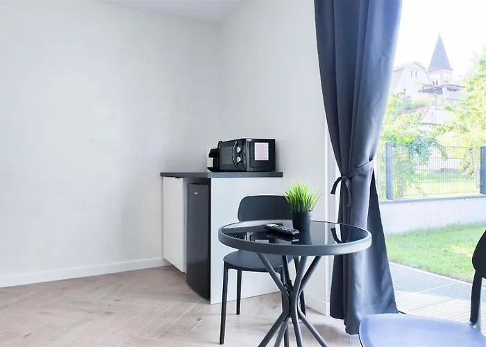 Alfa Doppelzimmer Teekueche Porsche Bosch L Gemeinschaftsbad Wifi Smarttv L Terrasse L Double With Kitchenette And Shared Bathroom L Terrace Bs21a4 Apartament *