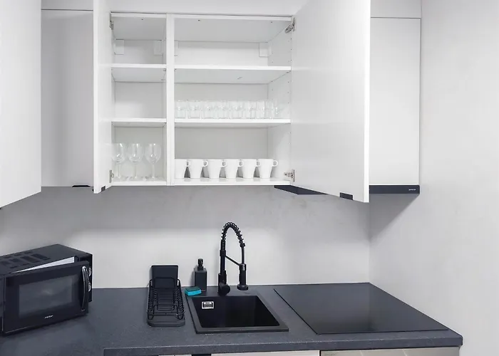 Alfa Doppelzimmer Teekueche Porsche Bosch L Gemeinschaftsbad Wifi Smarttv L Terrasse L Double With Kitchenette And Shared Bathroom L Terrace Bs21a4 アパート