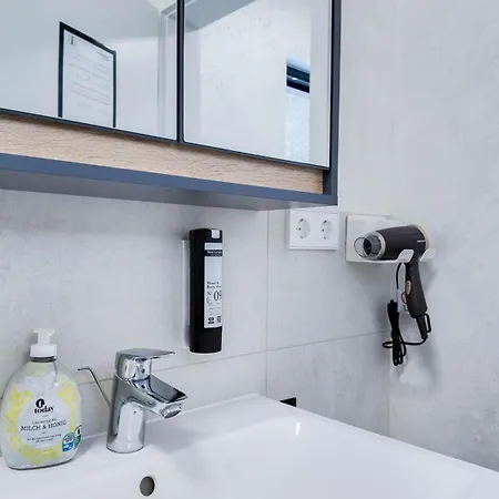 Alfa Doppelzimmer Teeküche Porsche Bosch L Gemeinschaftsbad Wifi Smarttv L Terrasse L Double With Kitchenette&shared Bathroom L Terrace Bs21a4 Apartamento *
